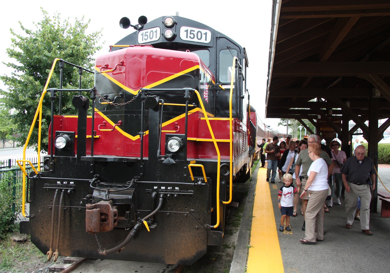 Cape Cod Central Railroad locomotive, Hyannis MA